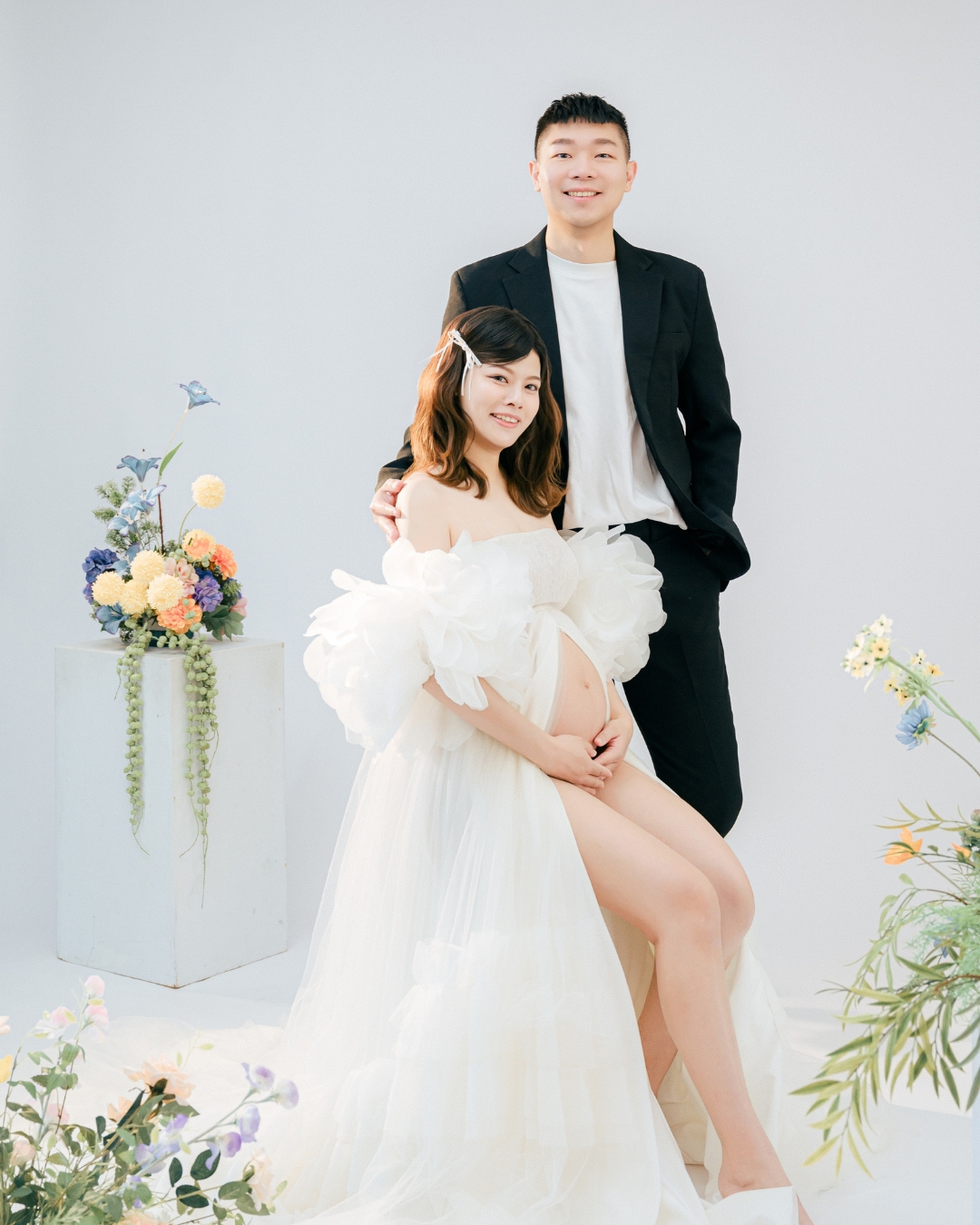 台中孕婦寫真：夫妻棚拍與花藝佈景